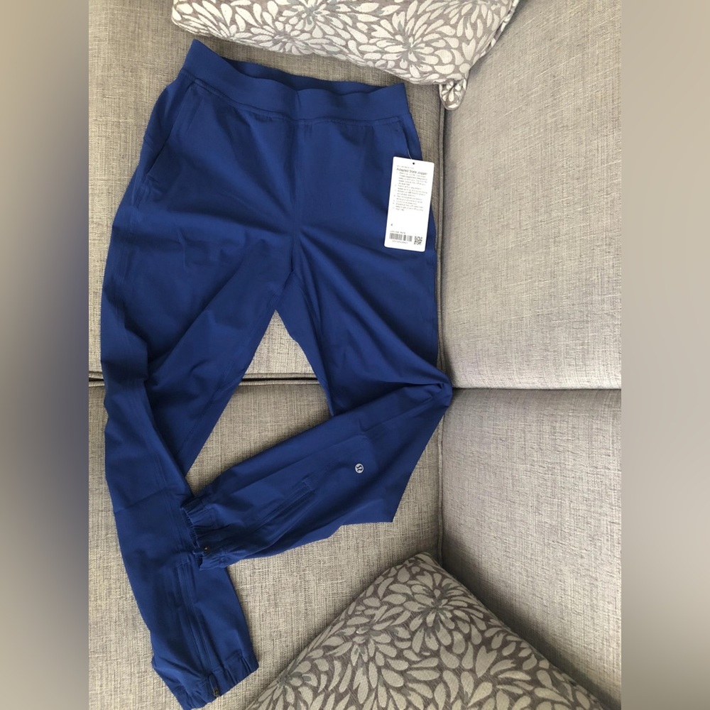 Lululemon RARE regatta blue adapted state jogger nwot sz 4